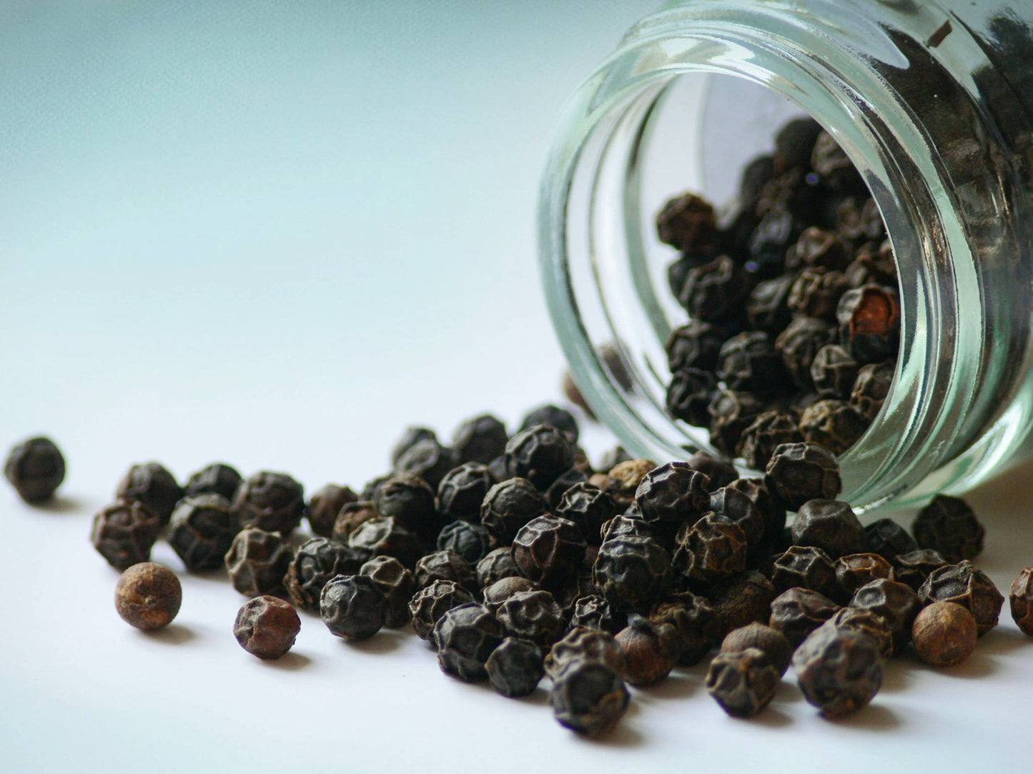 Bourbon pepř (obsah alkoholu 8,9 % obj.) 30 g